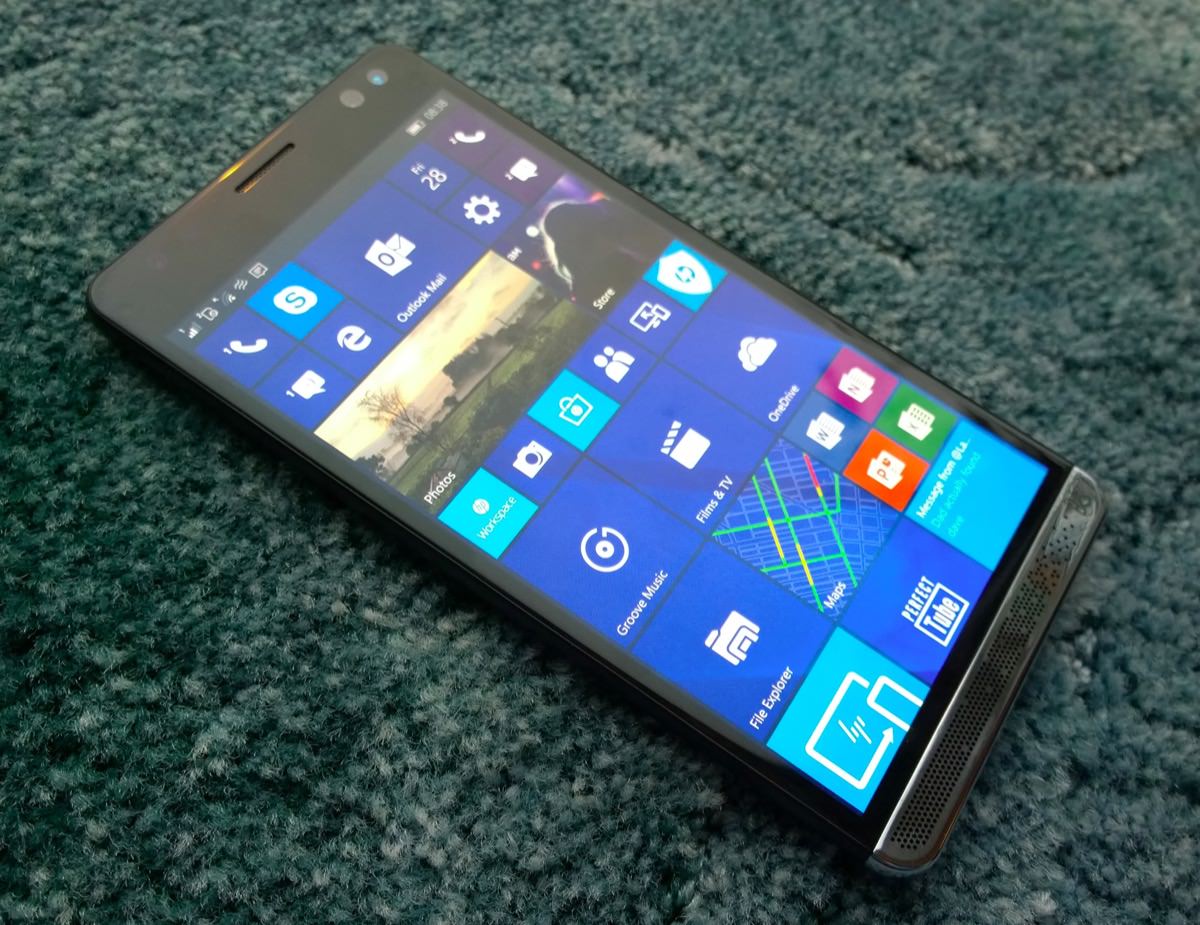 HP Elite X3 front oblique