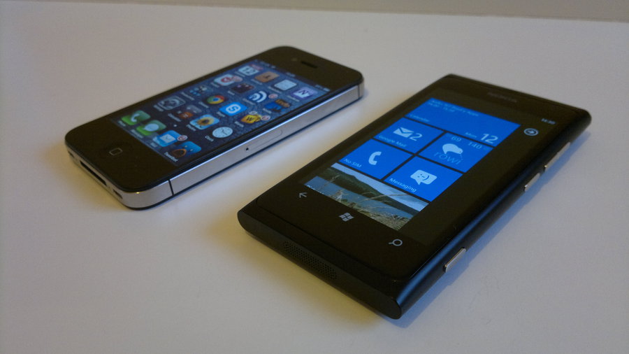 iPhone 4S & Lumia 800