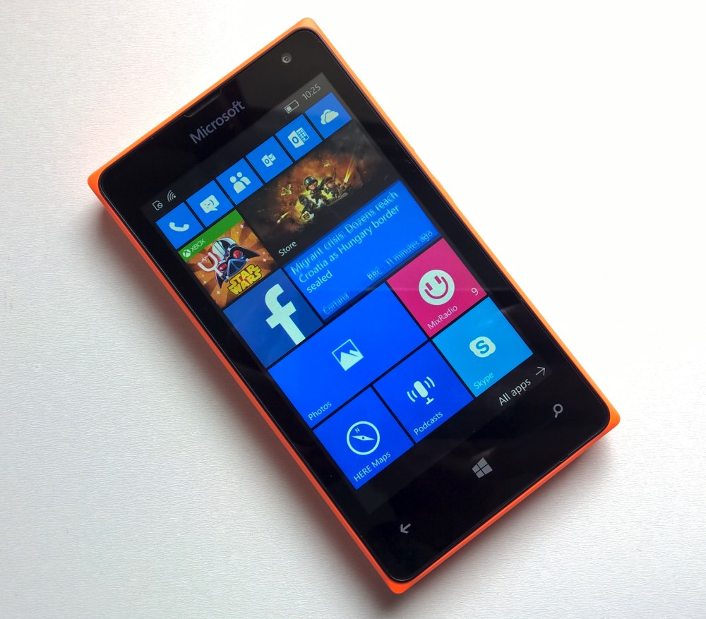 Lumia 435 with Windows 10 Mobile...