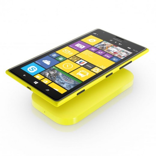 The Lumia 1520 and Qi charging plate
