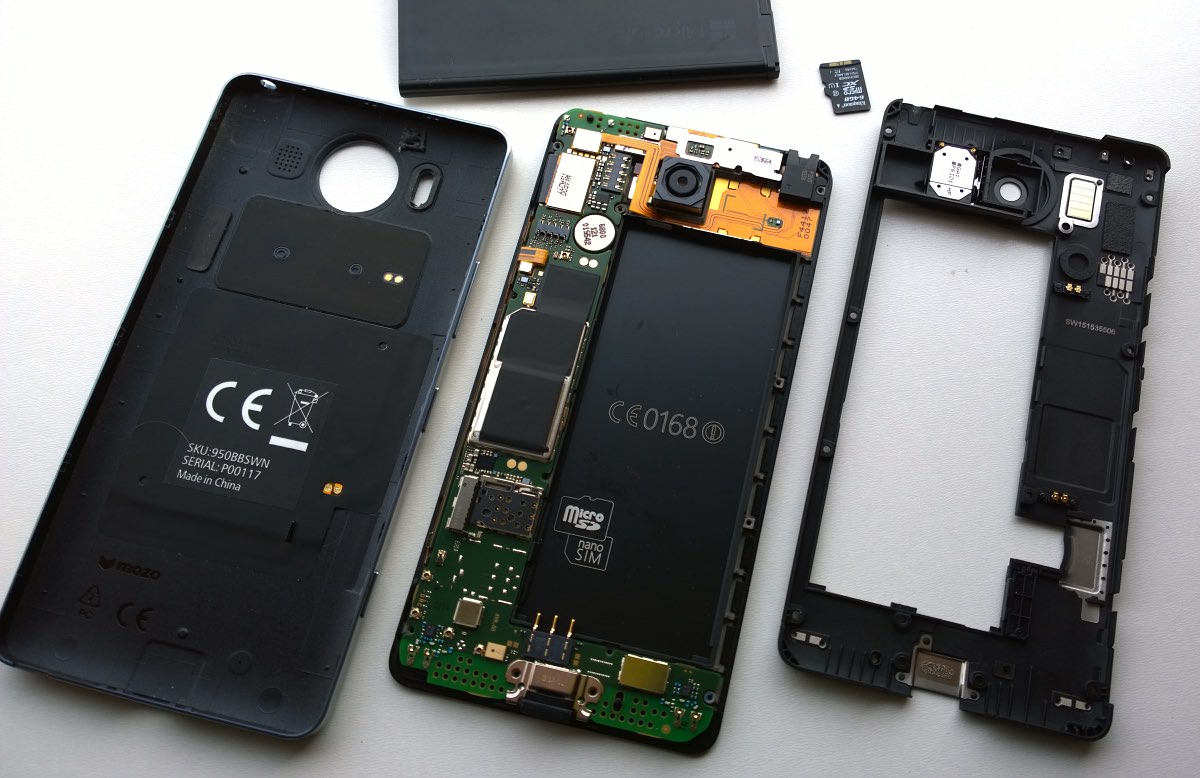 Dismantling the Lumia 950