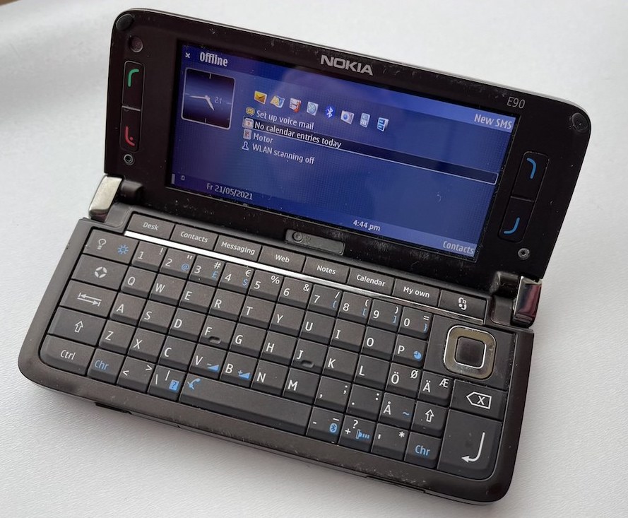 Nokia E90