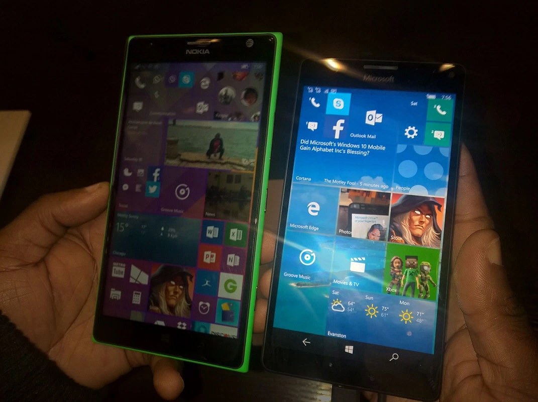 Lumia 1520 and 950 XL, side by side