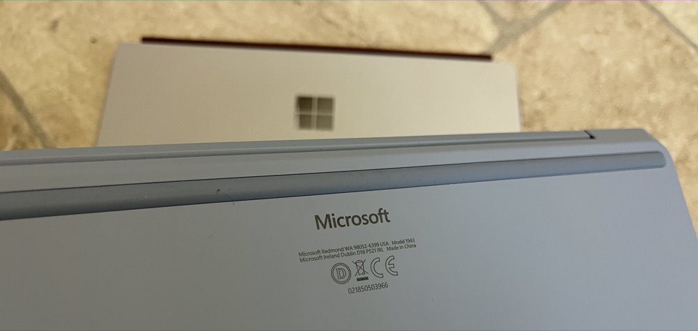 Surface Go vs Surface Laptop Go