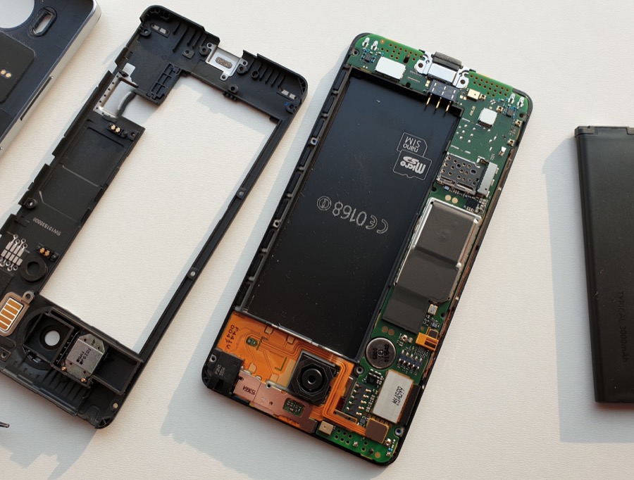 Lumia 950 in bits!