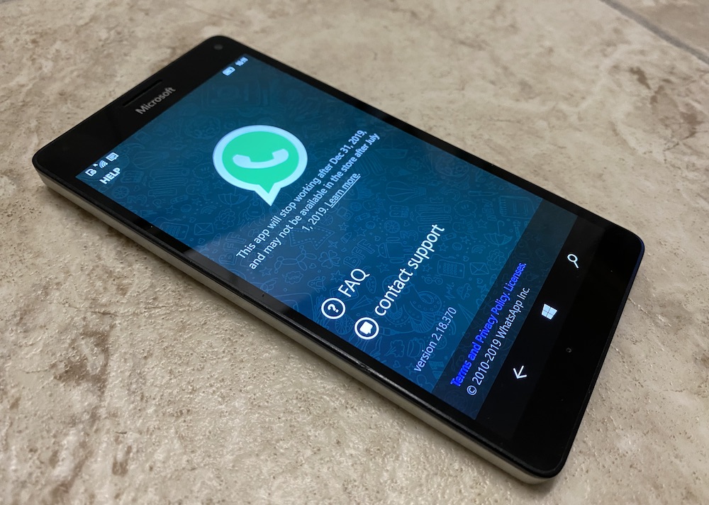 Whatsapp stopping on Lumias