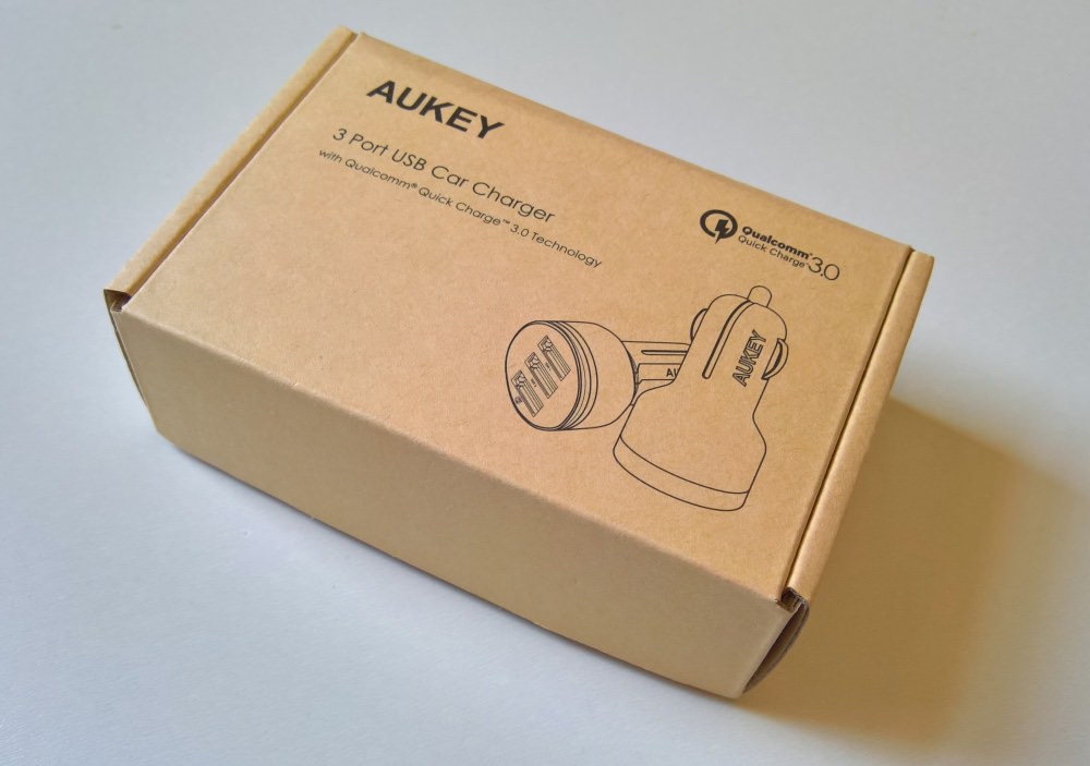 AUKEY 3-port car adapter