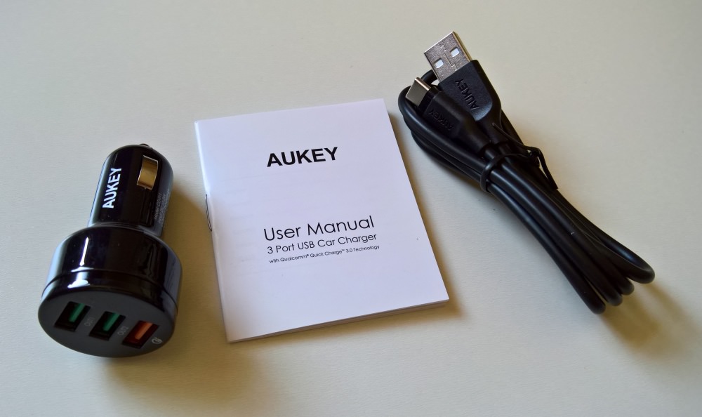 AUKEY 3-port car adapter