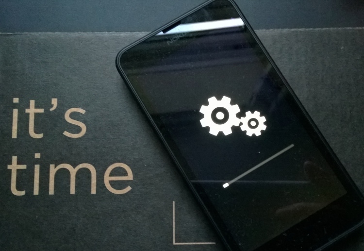 Lumia 630 updating its firmware