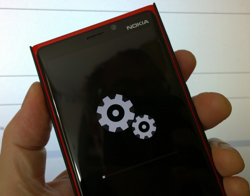 Mid-update, the Lumia 920 getting Cyan