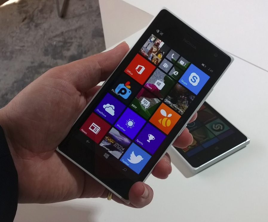 Lumia 730/735 from the front