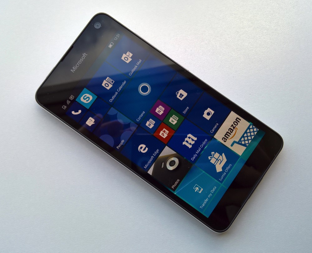 Lumia 650 front view