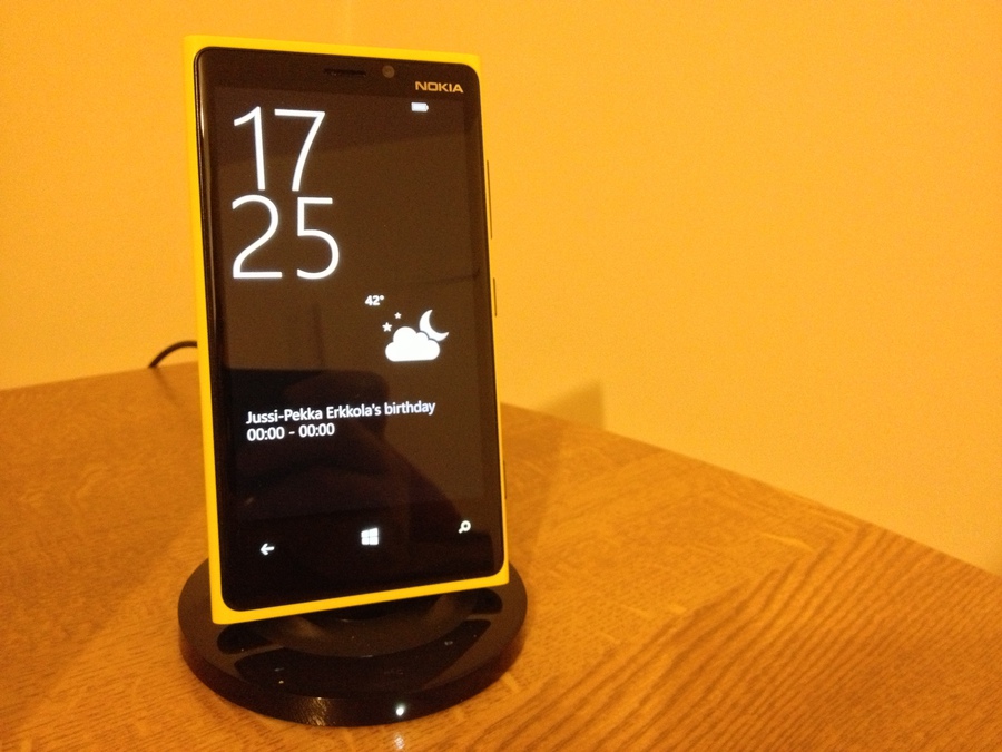 Nokia DT-910 and Lumia 920
