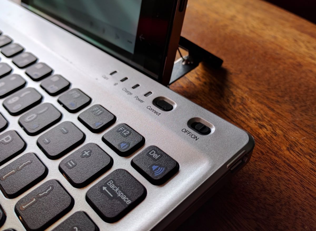 BATTOP keyboard and trackpad