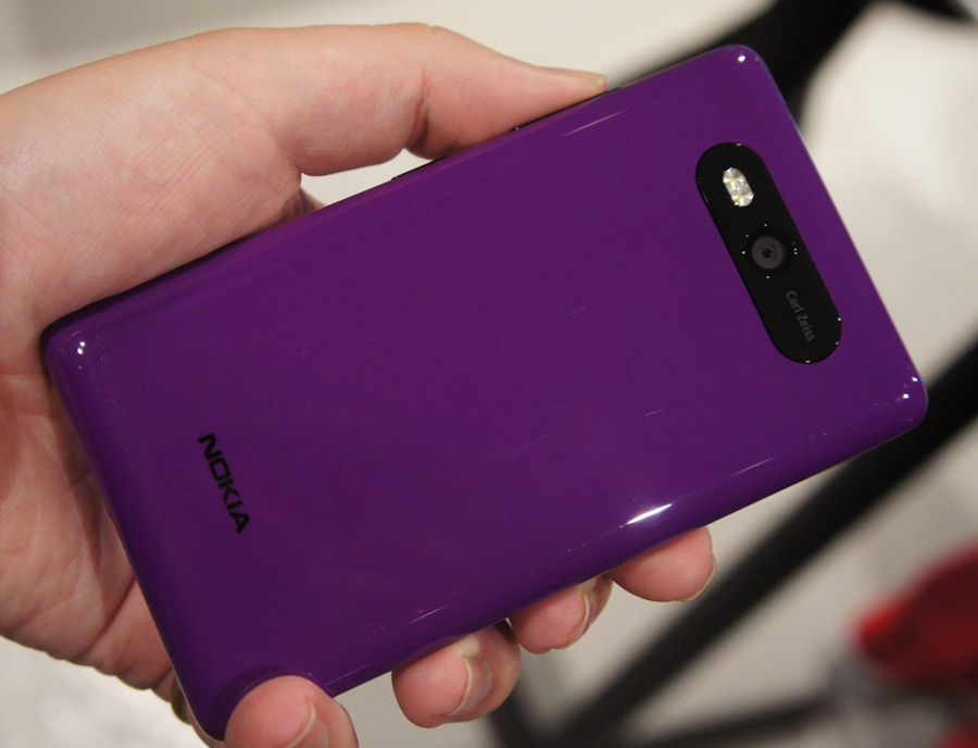 Lumia 820 in purple