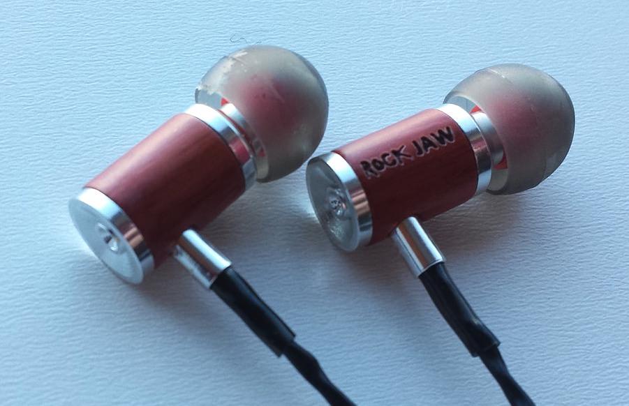 RockJaw Arcana v2 headphones