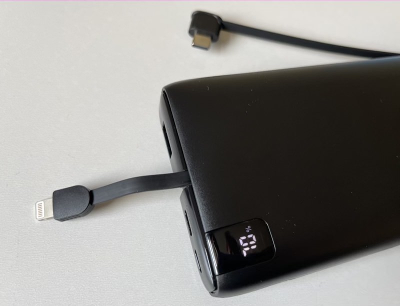 Soaraise 26800mAh (flying Type C/Lightning leads) Power Bank review - All  About Mobile