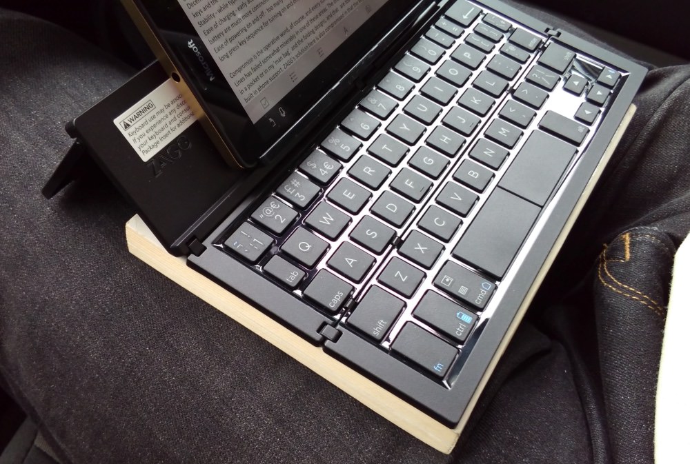 Phablet to Laptop: ZAGG Pocket Keyboard review - All About Windows Phone